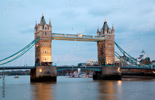 Plakat na papierze fotorealistycznym London Tower Bridge