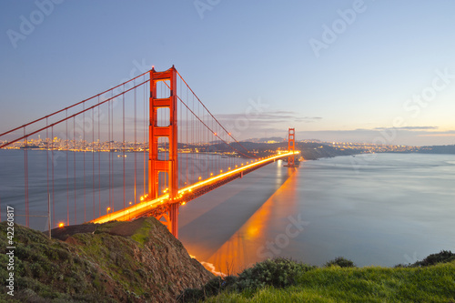 Obraz na płótnie canvas dwuczęściowy "dyptyk" Most Golden Gate w nocy