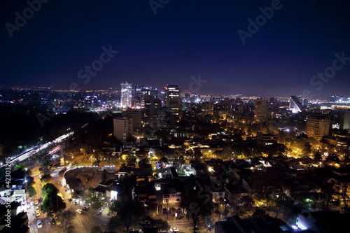 Plakat na papierze fotorealistycznym Panoramę miasta Meksyk w nocy