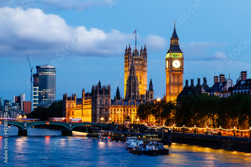 Board z aluminiowym obramowaniem Big Ben i Westminster Bridge wieczorem, Londyn, Wielka Ki