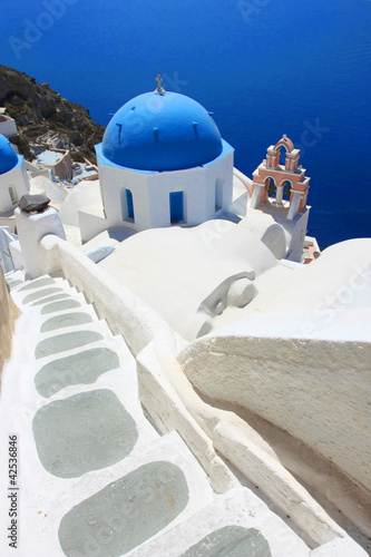 Board z aluminiowym obramowaniem Grecja - Santorini (Kościół w Oia)