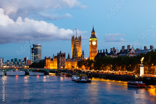 Obraz na płótnie canvas trzyczęściowy "tryptyk" Big Ben i Westminster Bridge wieczorem, Londyn, Wielka Ki