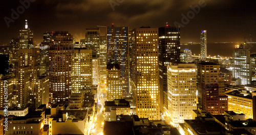 Board z aluminiowym obramowaniem Antena San Francisco nocą