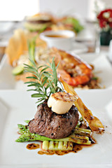 Grilled beef with scallop