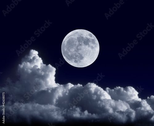 Obraz księżyc  pelnia-ksiezyca-w-chmurach
