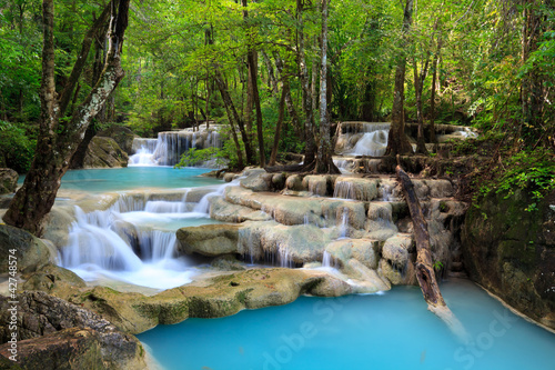 Plakat na papierze fotorealistycznym Erawan wodospad, kanchanaburi, tajlandia