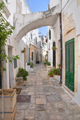 Naklejka na meble Alleyway. Ostuni. Puglia. Italy.