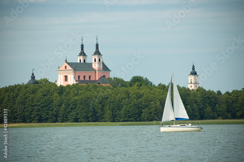 Plakat na papierze fotorealistycznym Żaglówka na wigry jeziorze