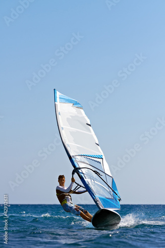 Dekoracja na wymiar  szybko-zblizajacy-sie-windsurfer