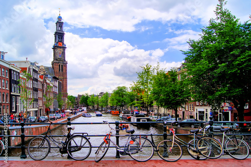 Plakat Rowery podszewka most nad kanałami w Amsterdamie