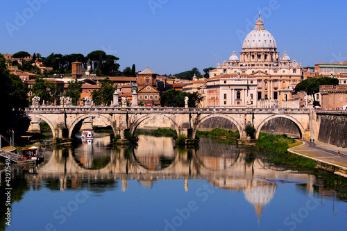 Board z aluminiowym obramowaniem Widok w kierunku watykan od ponte umberto ja, Rome, Italy