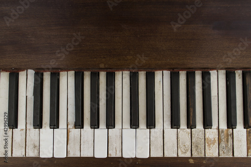 Dekoracja na wymiar  stary-fortepian