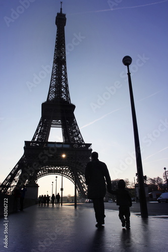 Tapeta ścienna Pieszo do zwiedzania punktu orientacyjnego eiffel