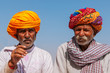 Zwei alte Inder mit bunten Turban, Jodhpur, Rajasthan, Indien