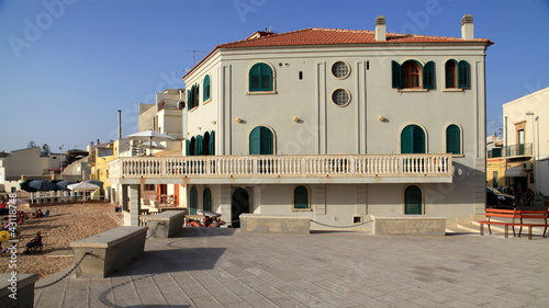 Plakat na papierze fotorealistycznym Dom Montalbano z suchym punktem