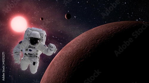 Board z aluminiowym obramowaniem Mały system planetarny z astronautą w kosmosie
