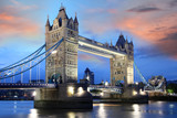 Fototapeta Fototapety mosty linowy / wiszący - Tower Bridge in the evening, London, UK