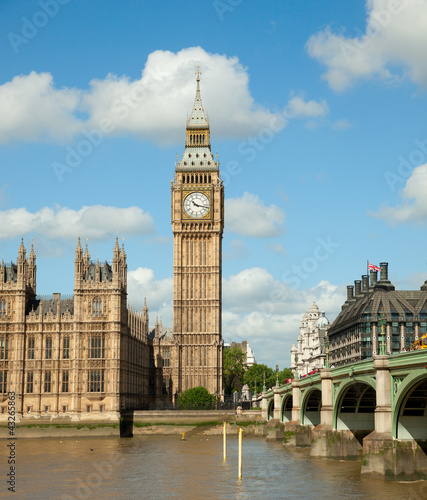 Plakat na papierze fotorealistycznym Dom parlamentu z Big Ben Tower w Londynie w Wielkiej Brytanii