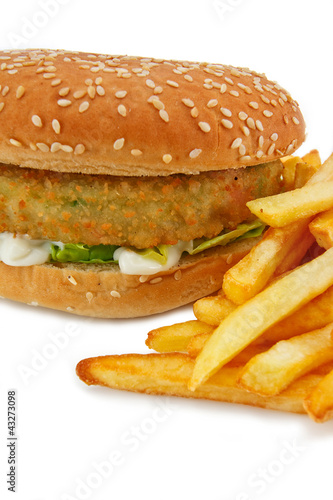 Board z aluminiowym obramowaniem Wegetariański burger i frytki