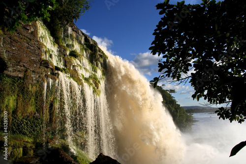 Board z aluminiowym obramowaniem Wodospad, park narodowy canaima, wenezuela