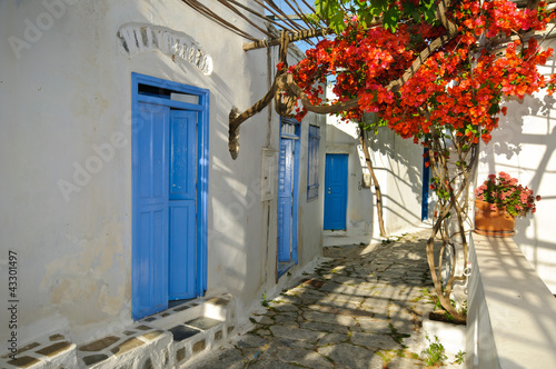 Naklejka na szybę Greek traditional street in small town