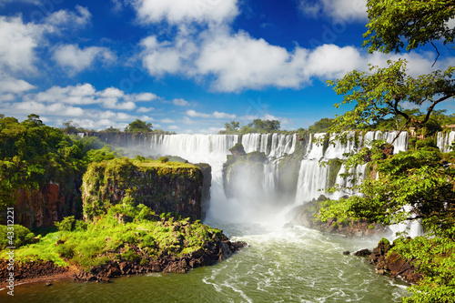 Fototapeta na wymiar Iguassu Falls, view from Argentinian side