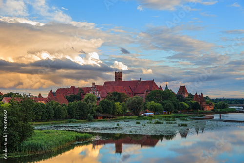Plakat na papierze fotorealistycznym Zamek Marienburg w Malborku, Polska.