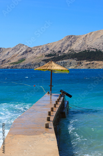 Tapeta ścienna Parasol na molo