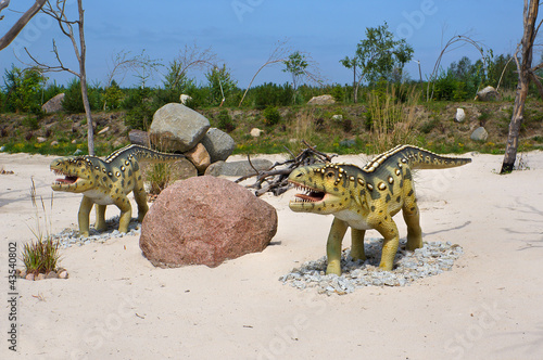 Board z aluminiowym obramowaniem Ornithosuchus. 