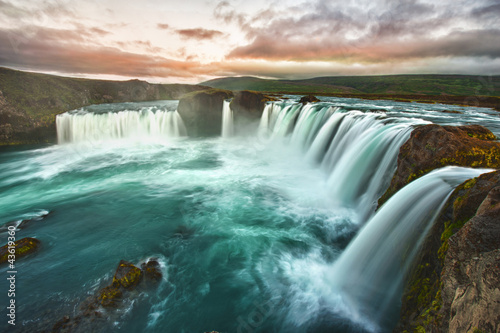 Obraz na płótnie canvas trzyczęściowy "tryptyk" Godafoss