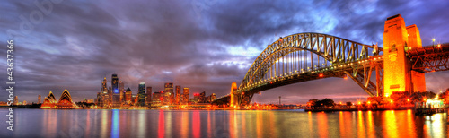 Obraz na płótnie canvas czteroczęściowy "tetraptyk" Sydney Harbour z operą i mostem