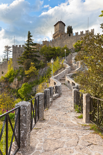 Obraz na płótnie canvas trzyczęściowy "tryptyk" San marino - guaita lub rocca, pierwsza wieża
