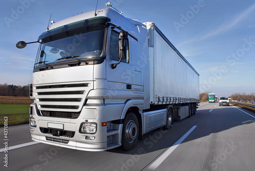 Obraz na płótnie canvas dwuczęściowy "dyptyk" Ciężarówka na autostradzie