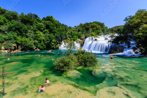 Obraz na płótnie canvas Park narodowy krka i kaskada wodospadów na rzece krka, croa