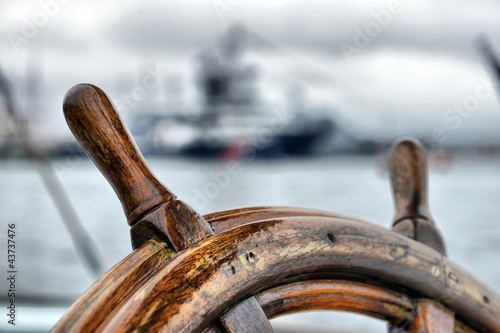 Naklejka dekoracyjna steering wheel sailboat