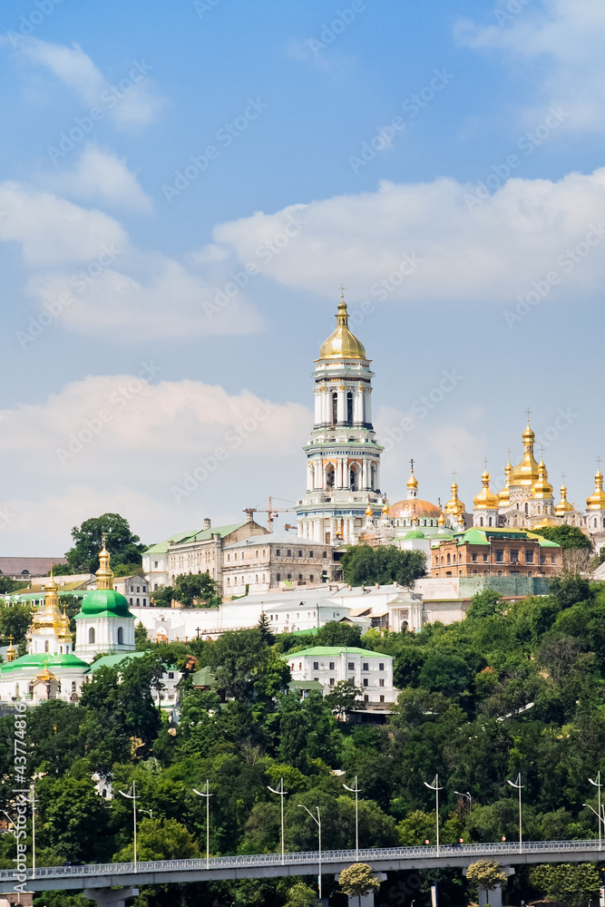 Образ киев. Киево-Печерская Лавра площадь. Киево Печерская Лавра арт. На территории Киева Киево-Печерская Лавра. Киево-Печерская Лавра фото сверху.