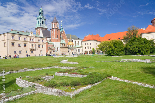 Board z aluminiowym obramowaniem Bazylika katedralna na wzgórzu wawel w krakowie