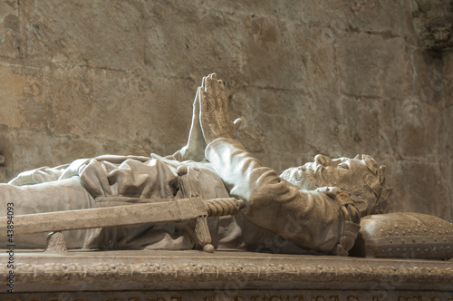Fotografía Sarcophagus in the cathedral