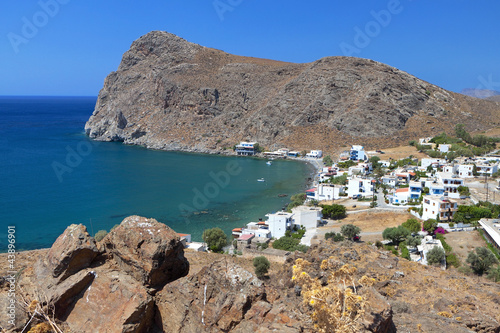 Board z aluminiowym obramowaniem Wioska rybacka Lentas na wyspie Kreta w Grecji