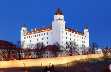 Poster - Bratislava castle from parliament at twilight - Slovakia