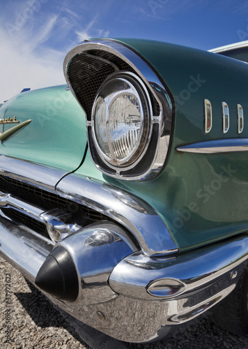 Obraz w ramie Old Chevy headlight detail