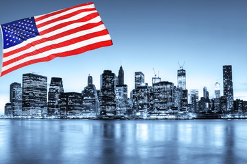Fototapete - New York skyline et drapeau des Etats-Unis.