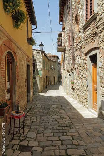 Obraz w ramie narrow stony street in tuscan borgo Montefioralle