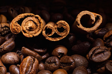 Canvas Print - Coffee beans and white cup