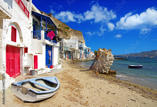 Naklejka na szybę Traditional Greece scenery - Milos island. small fishing village