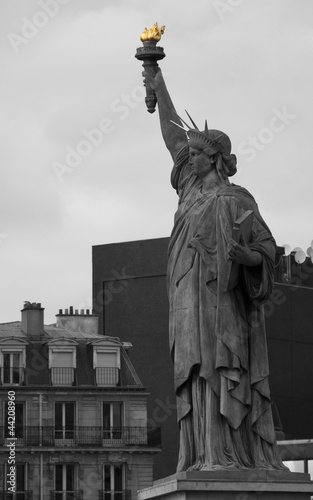 Plakat na papierze fotorealistycznym Statua Wolności, Paryż, Francja