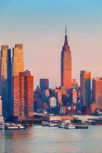 Naklejka samoprzylepna Manhattan o zachodzie słońca