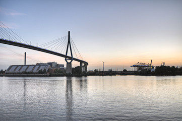 Wall Mural - Köhlbrandbrücke in Hamburg