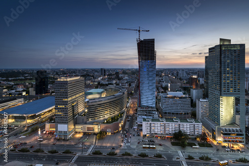 Board z aluminiowym obramowaniem Nocna panorama Warszawy