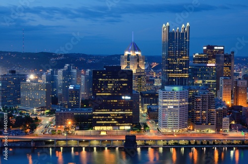 Board z aluminiowym obramowaniem Pittsburgh skyline